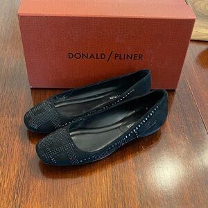 Donald Pliner Black Suede Ballet Flats Loafers Crystal Embellishment Size 6